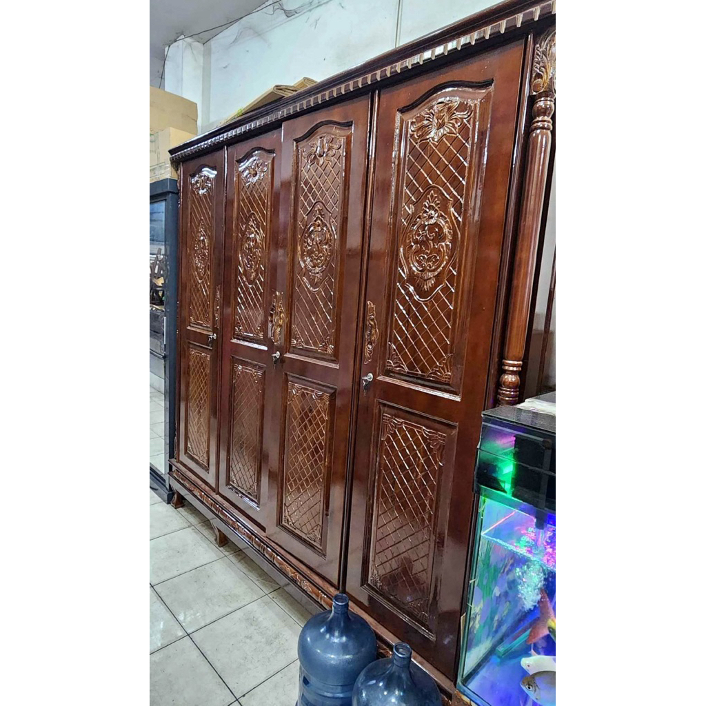 Lemari Pakaian Kayu 4 Pintu