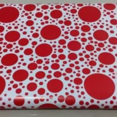 

kertas kado moyif merah putih uk 50 x60 cm