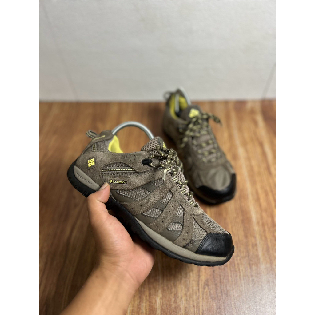 Sepatu gunung second original columbia
