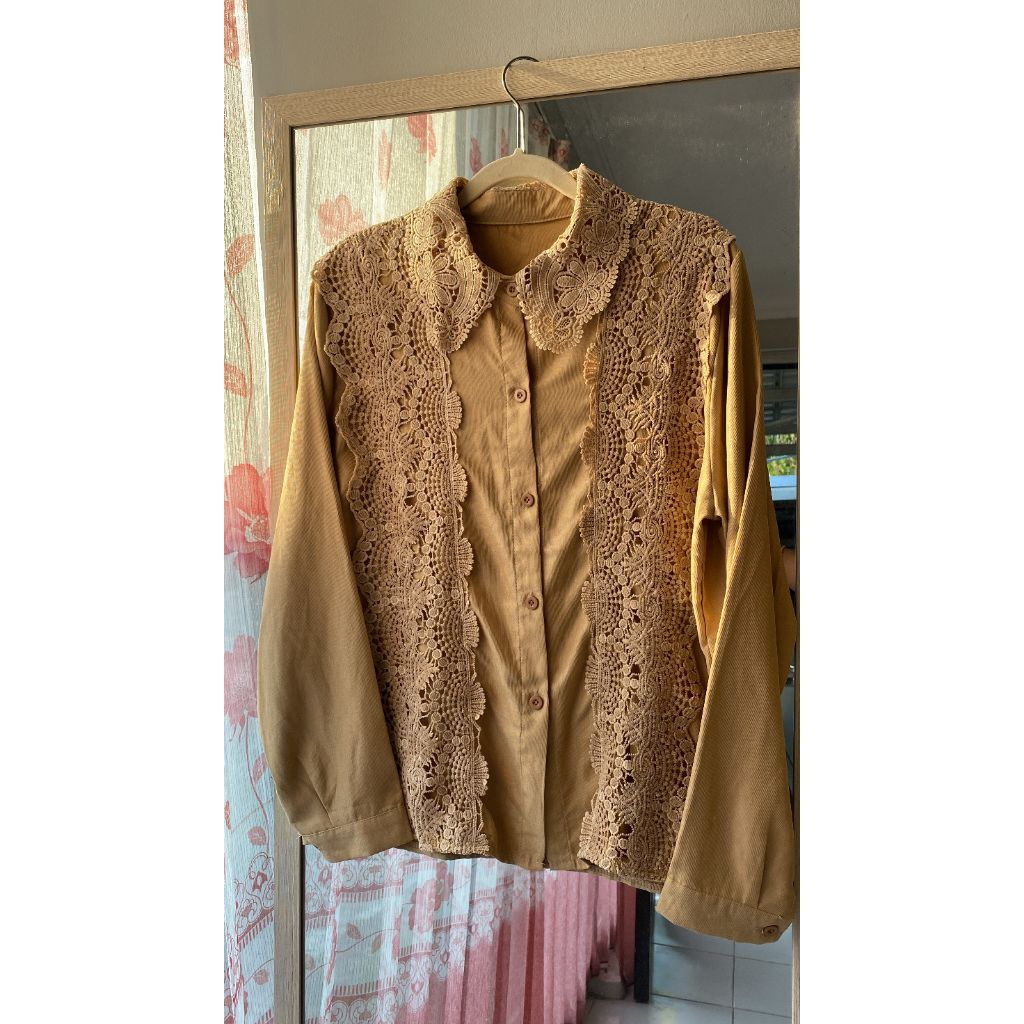 Blouse import renda kerah