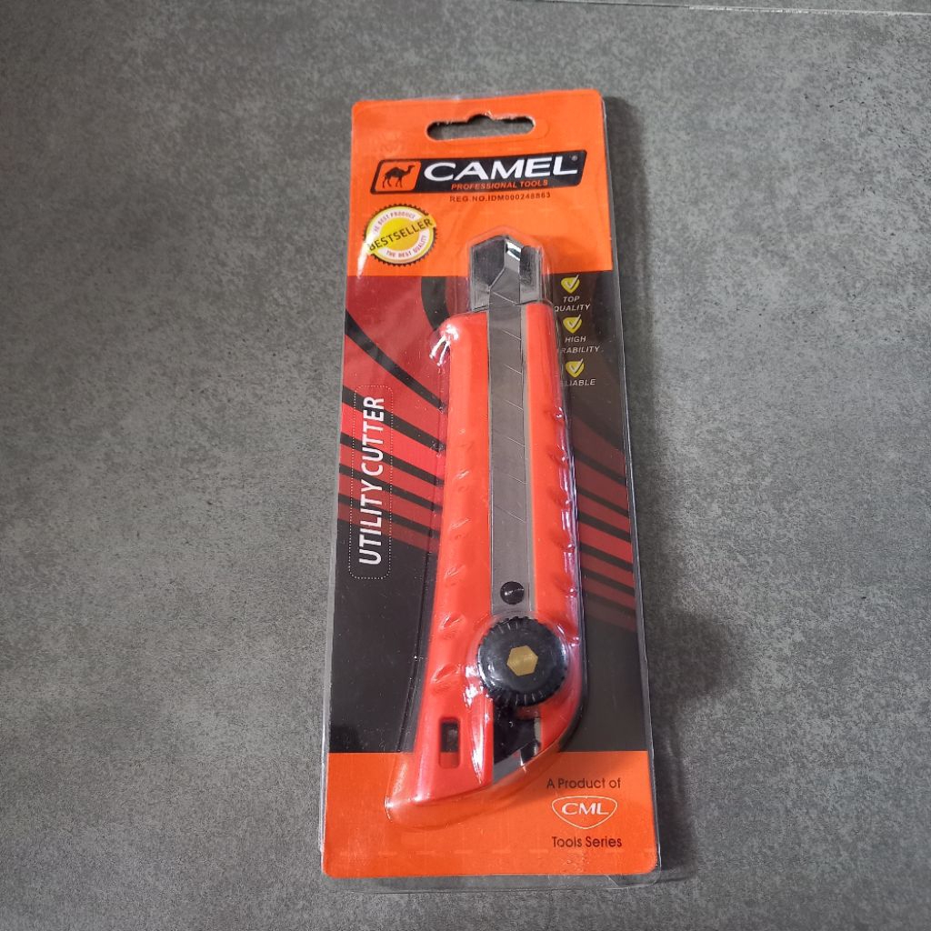 

Pisau Cutter Camel 18mm
