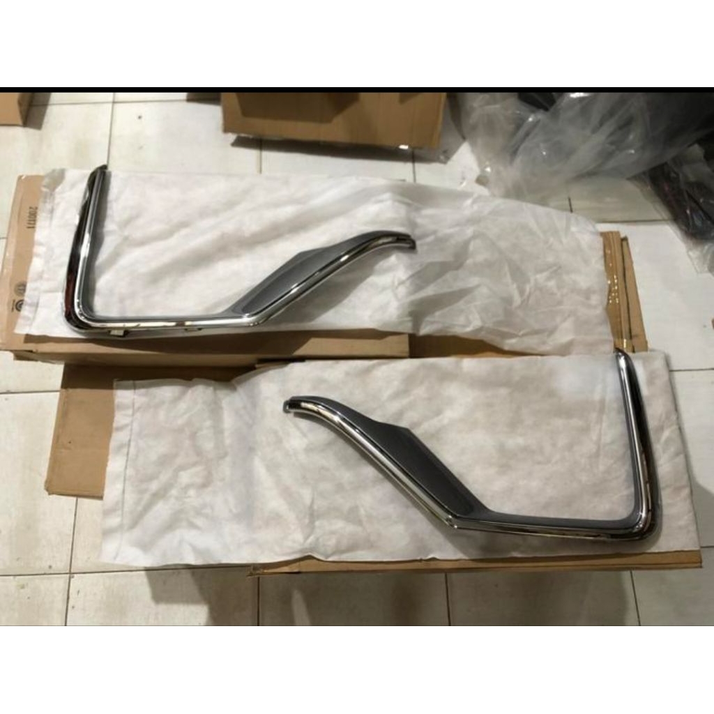 garnish bumper moulding bumper depan CRV turbo facelift original