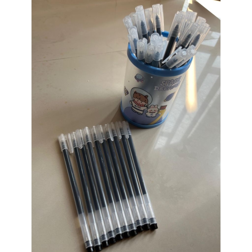 

Pulpen/Pena Gel 0.5 mm Polos Tinta Hitam