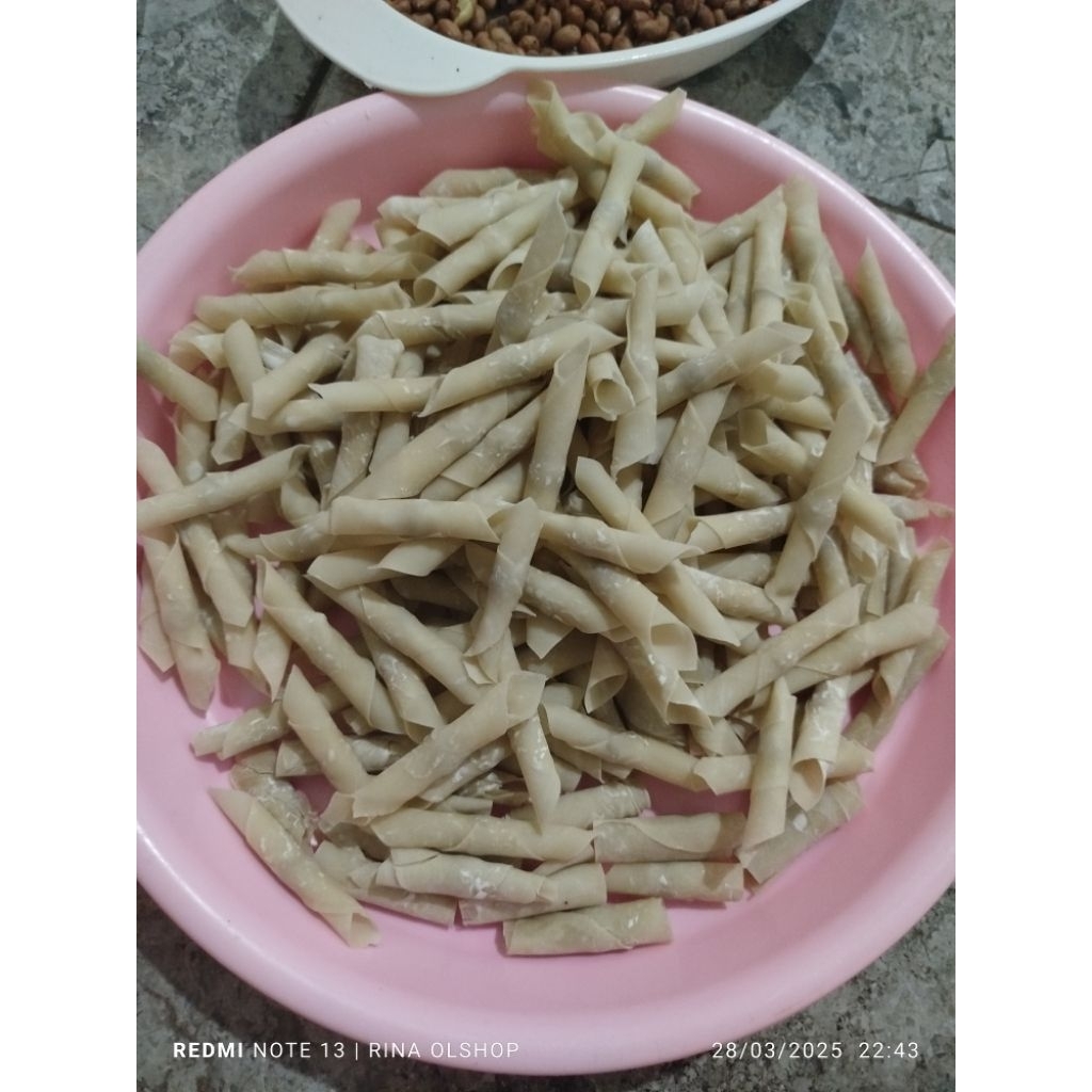 

1 kg kacang sembunyi