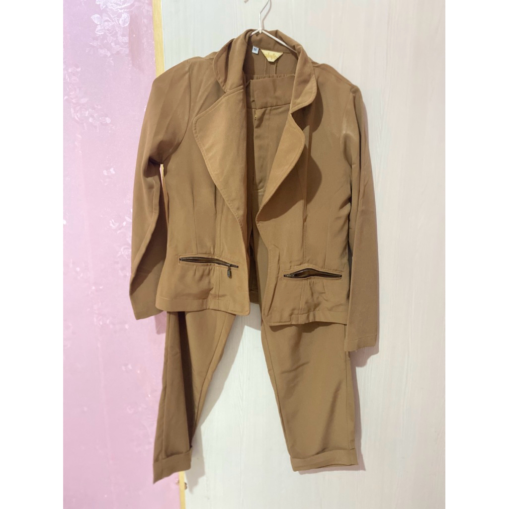 [Pre-Loved] FEYBYFERA ORIGINAL - One Set Celana Premium