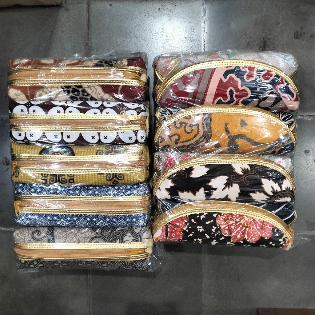 

20pcs tempat pensil batik/souvenir jogja