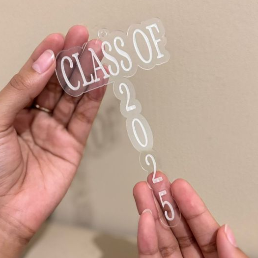 akrilik gantungan bunga wisuda - gantungan akrilik bisa custom nama