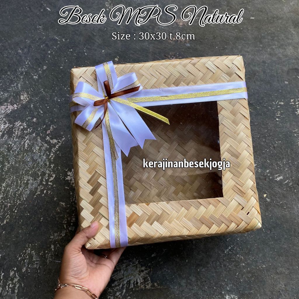 

BESEK 30X30 T 8CM NATURAL HIAS MIKA PITA | hantaran jumbo seserahan bingkisan besek mika besek pita