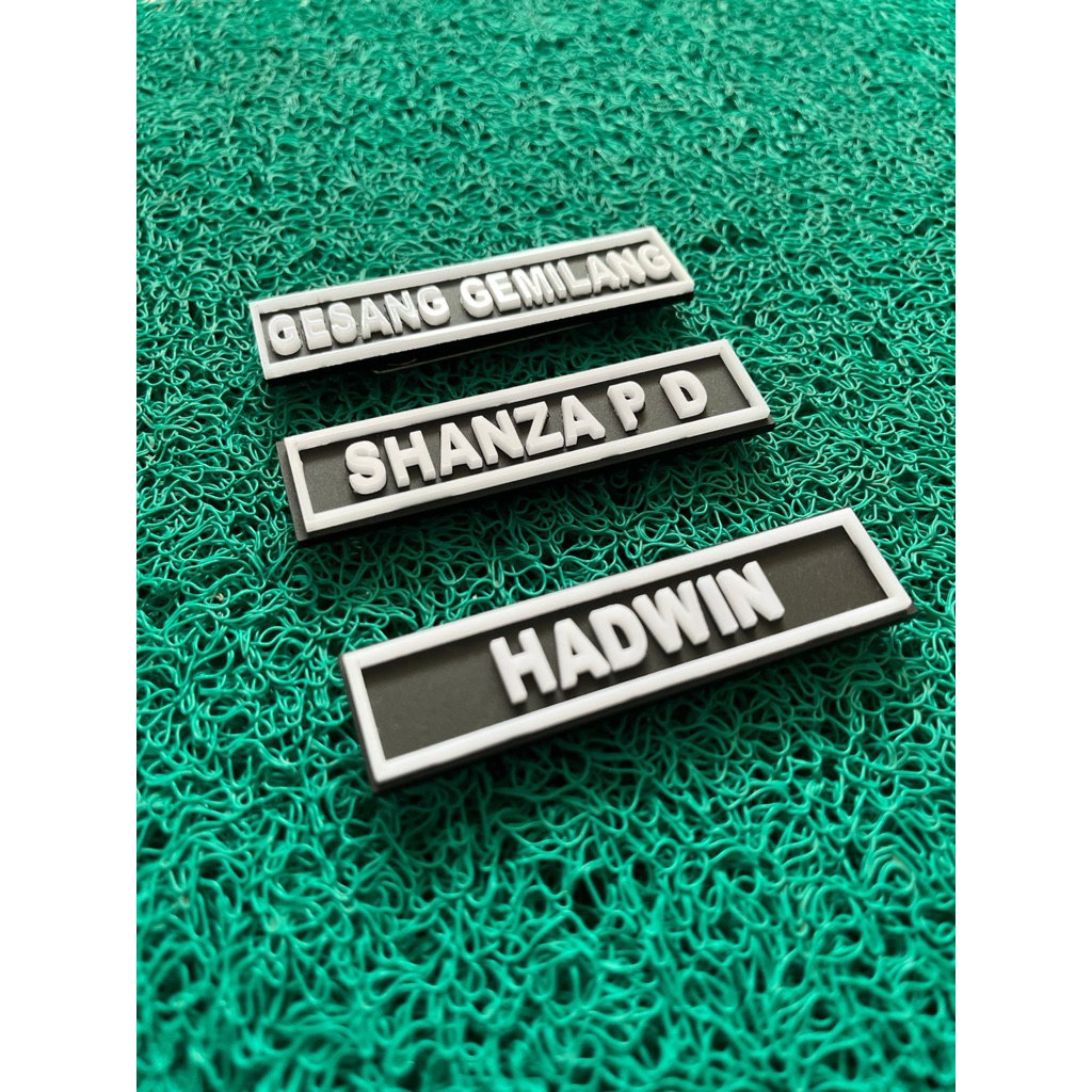 

Name Tag Papan Nama dada AKRILIK Huruf timbul 3 Dimensi