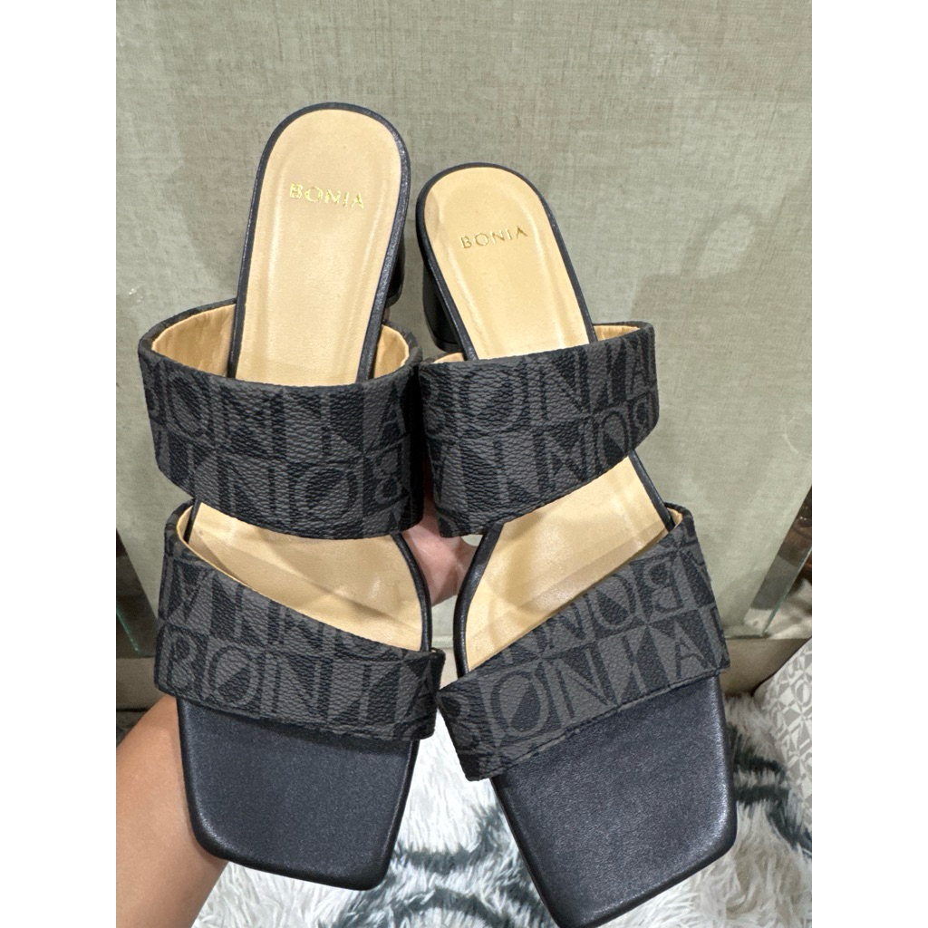 sandal bonia original