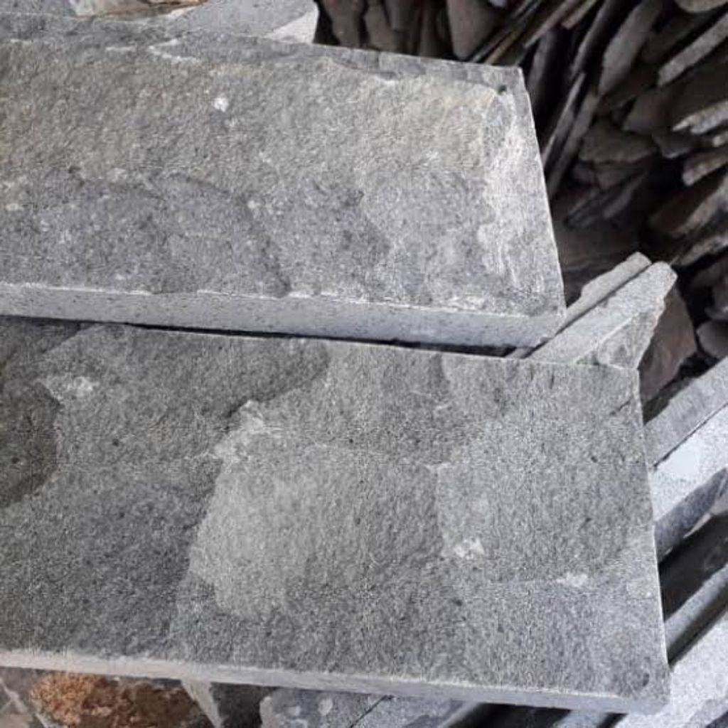 Batu alam andesit rta