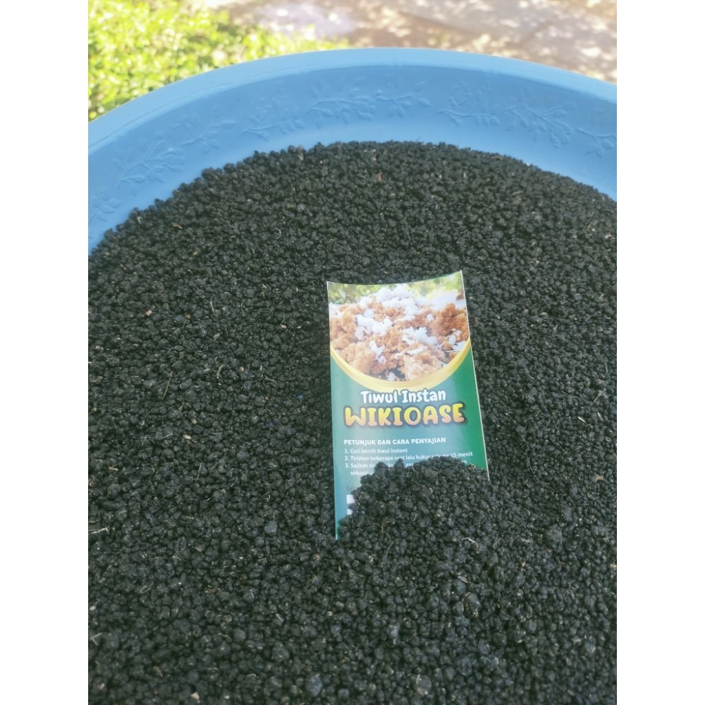 

Tiwul Hitam 1 Kg Mentah Instan Kenyil-kenyil Makanan Sehat Tradisional