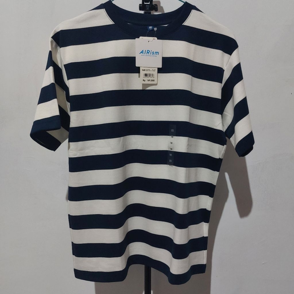 Kaos Airism Uniqlo
