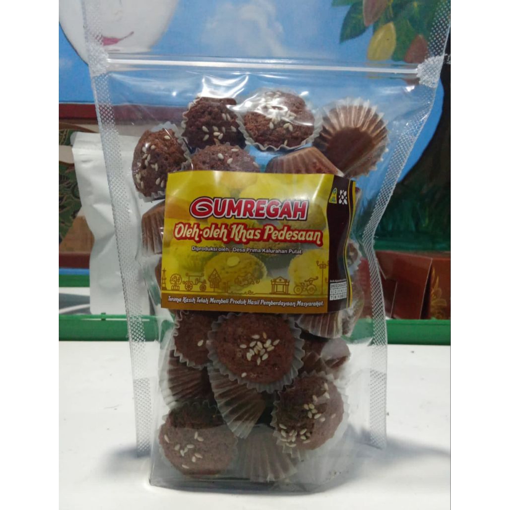 

Bolu kelapa mini, dengan bahan berkualitas, tepung, gula, kelapa dan coklat dalam sediaan mini. 1 pack isi kurleb 25 pcs. Gurih enak