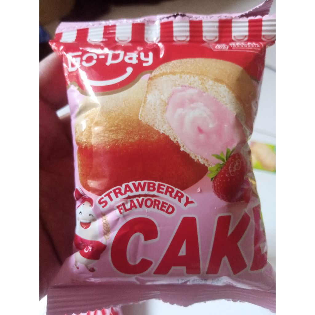 

STROBERRY CAKE