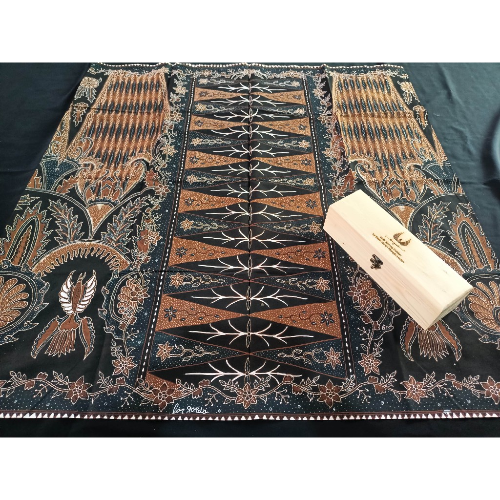 Sarung Batik Full Tulis Motif Lar Gurda – Limited Edition