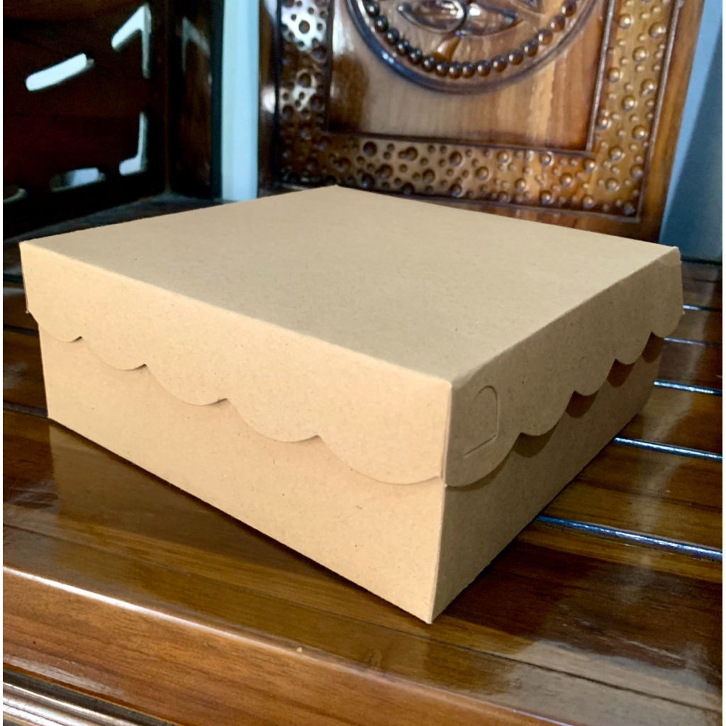 

Dus Kue / Dus Nasi Coklat Polos Uk 20x20x7 || Kardus Nasi || Kardus Kue ||