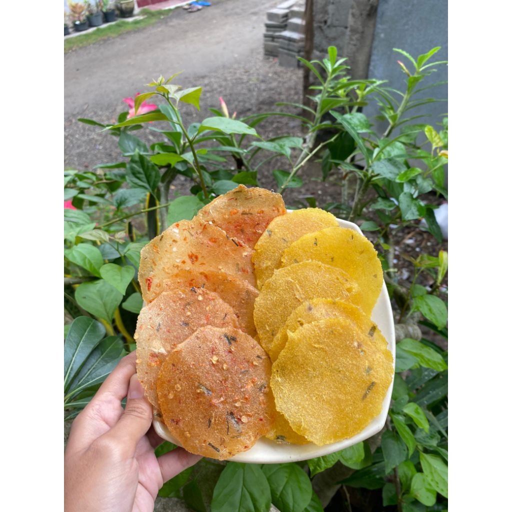 

1Kg Krupuk Singkong Sermier/Varian pedas dan manis Enak dan Gurih