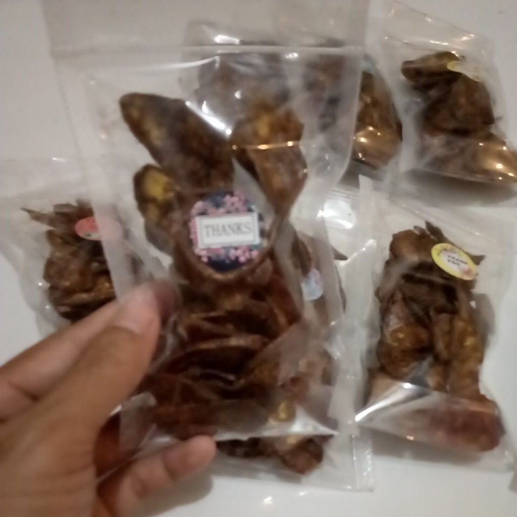 

Keripik Pisang Kepok Rasa Coklat 45-50 gram (Beli 5 Gratis 1)