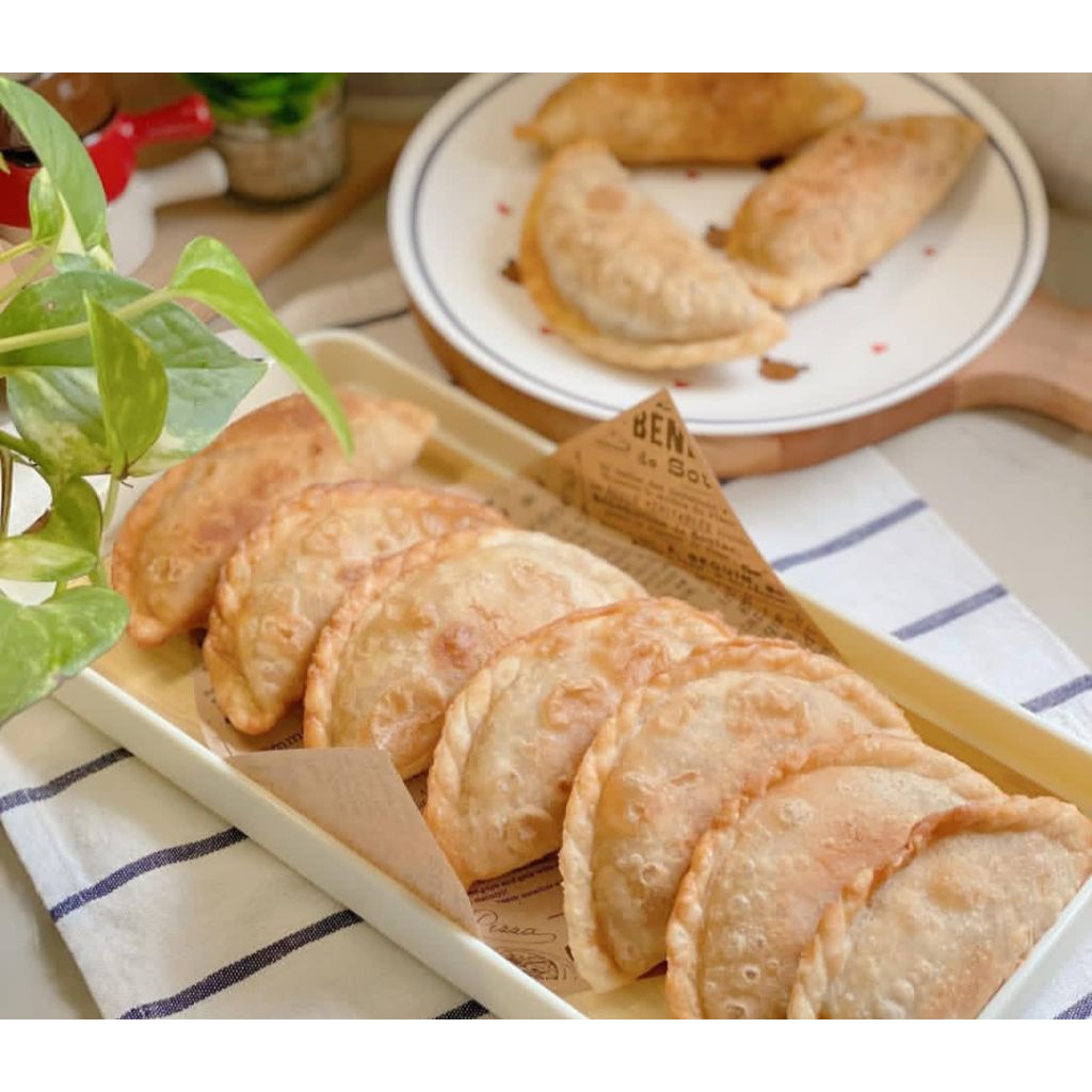 

Cireng Menul | Cireng Isi Ayam Suwir Pedas, Cemilan Ringan Siap Saji