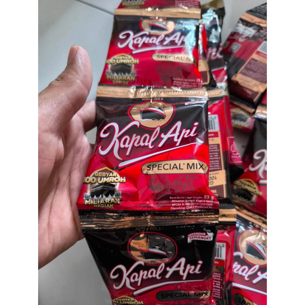 

Kopi kapal api spesial mix murah 1 renceng isi 10 pcs 23 gram
