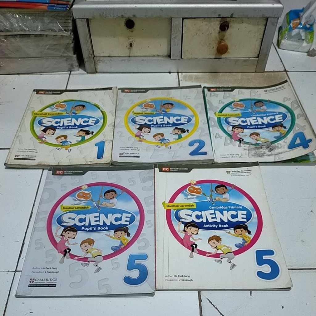 HODDER  CAMBRIDGE PRIMARY 2 SCIENCE  STUDENTS BOOK / CAMBRIDGE PRIMARY MATHS PUPILS BOOK 3 / CAMBRID