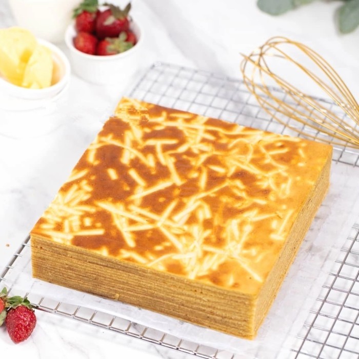 

Lapis Legit Spesia Basah Enak Murah Ukuran 16x16 cm