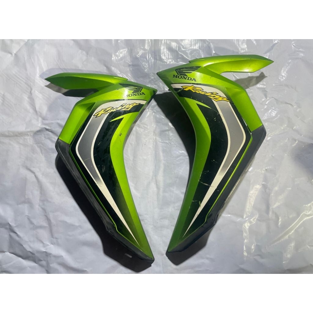 COVER BODY SAYAP DEPAN HONDA BLADE 125 NEW WARNA HIJAU ORIGINAL SECOND