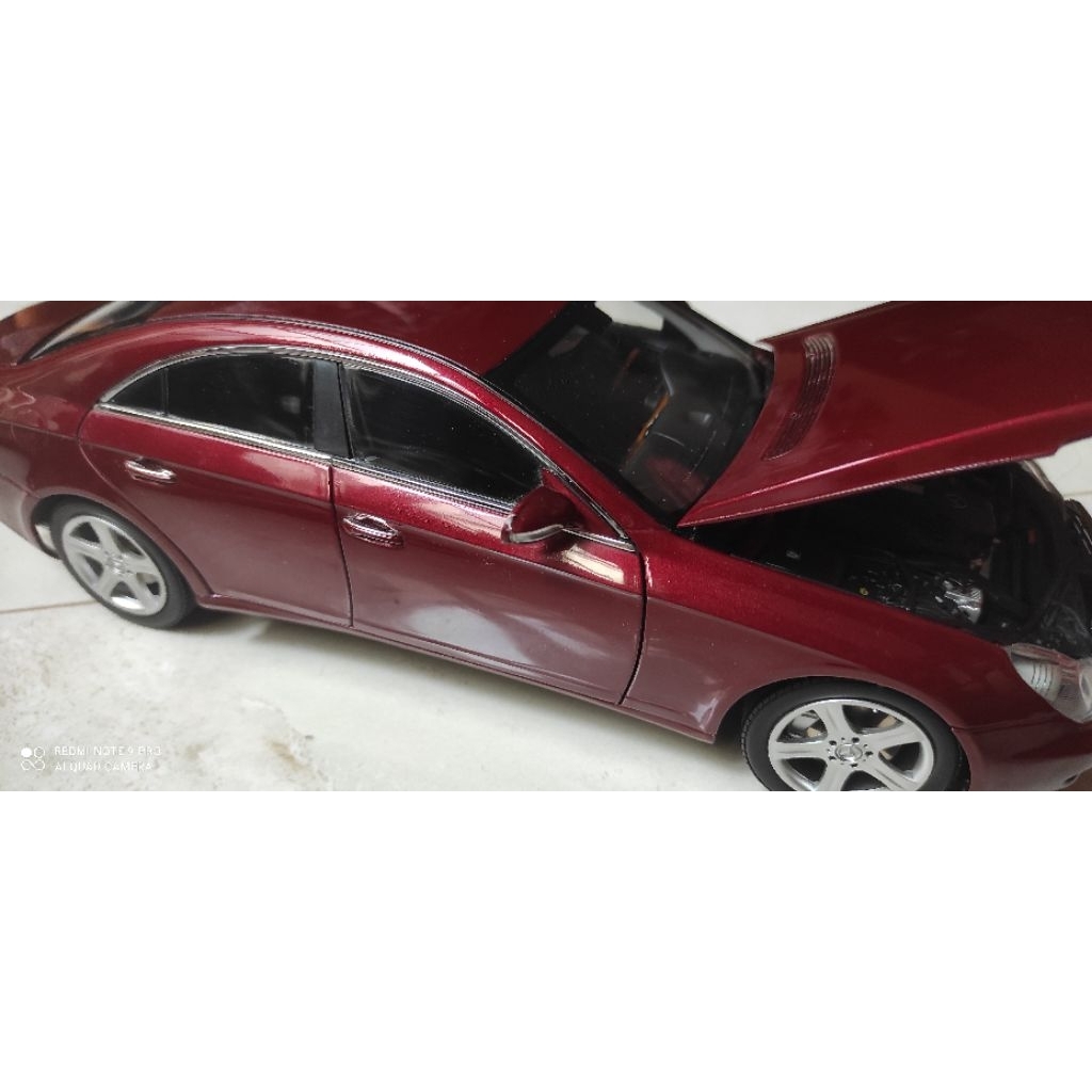 1:18 Kyosho Mercedes-Benz CLS Warna Red