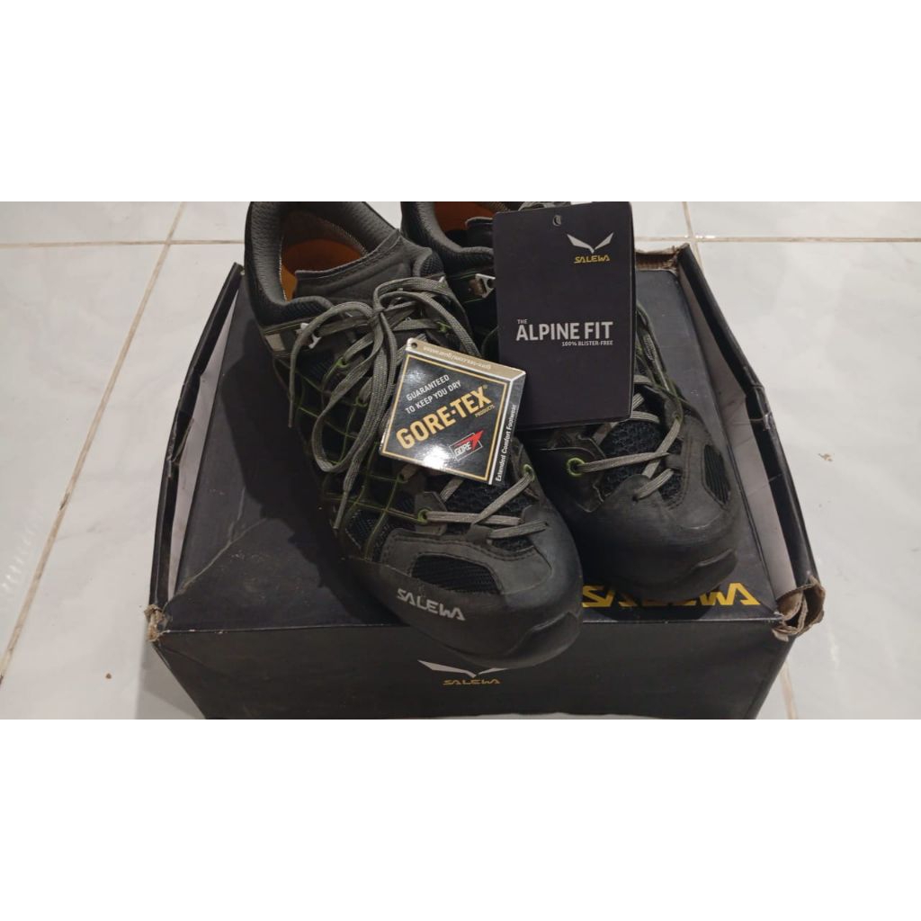 sepatu salewa trail original