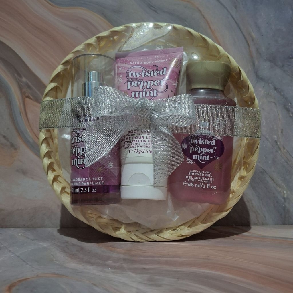 bath and body works twisted peppermint gift set kado hampers paket seserahan