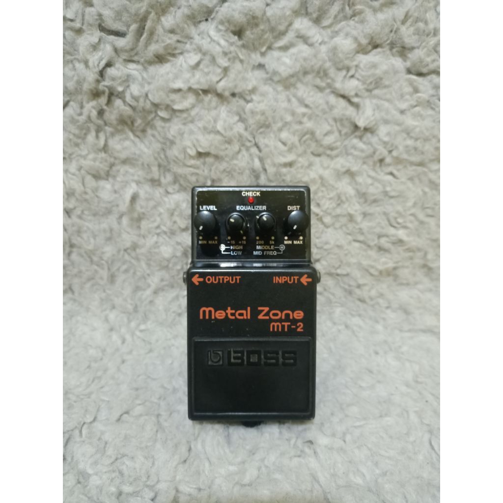 EFEK GITAR BOSS metalzone MT2