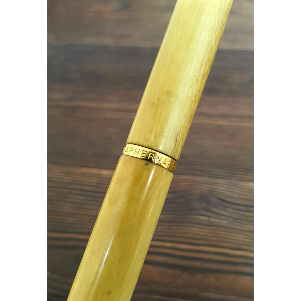 

Ballpoint/Pulpen Bahan Gading Gajah