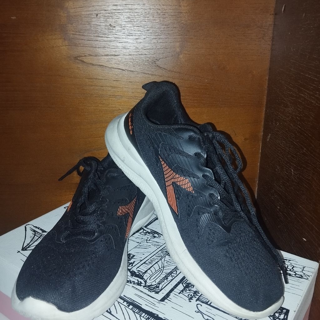 Diadora Gildano Men Running Shoes | Sepatu Lari Pria [PRELOVED]