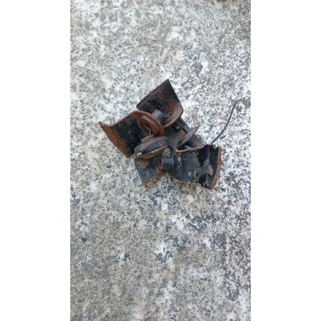 breket tutup aki fizr