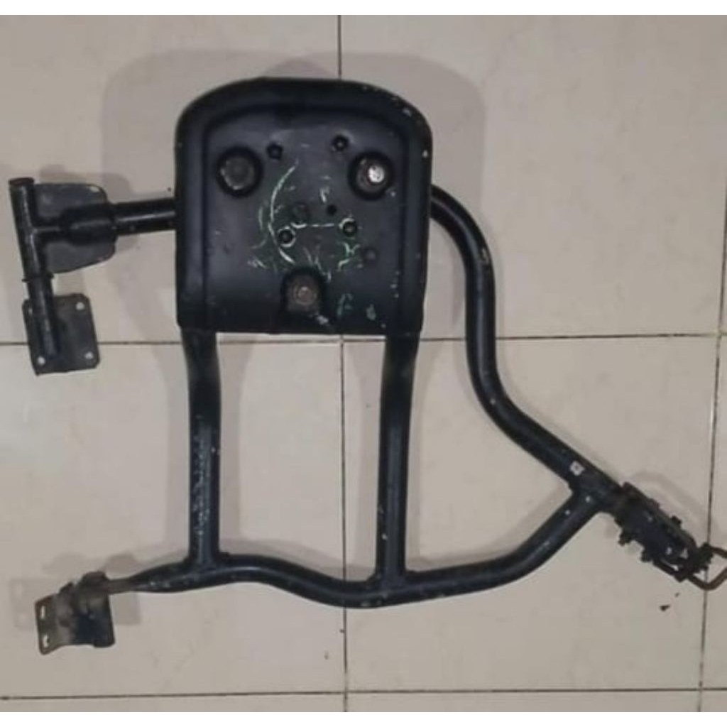 Hanger Gantungan Pangkon Ban Hardtop FJ40 BJ40
