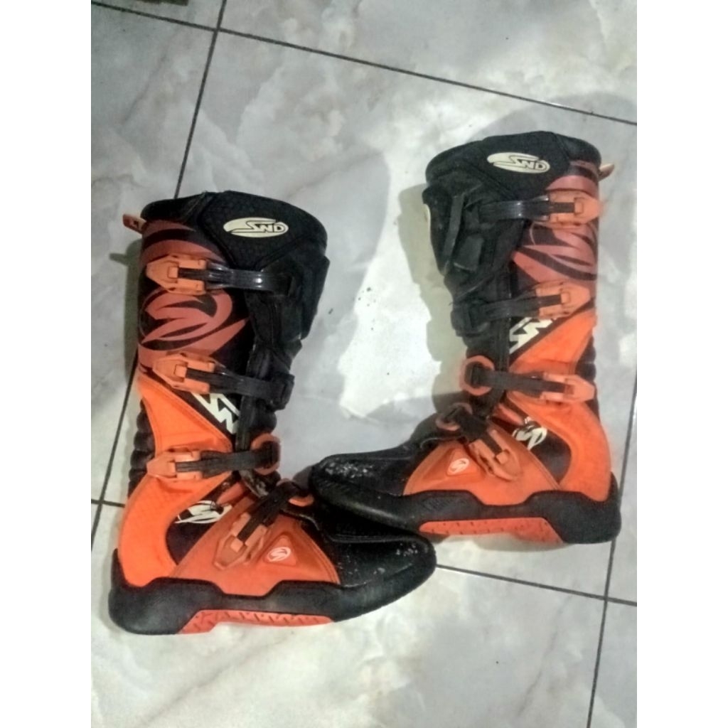 sepatu balap snd size 41/42