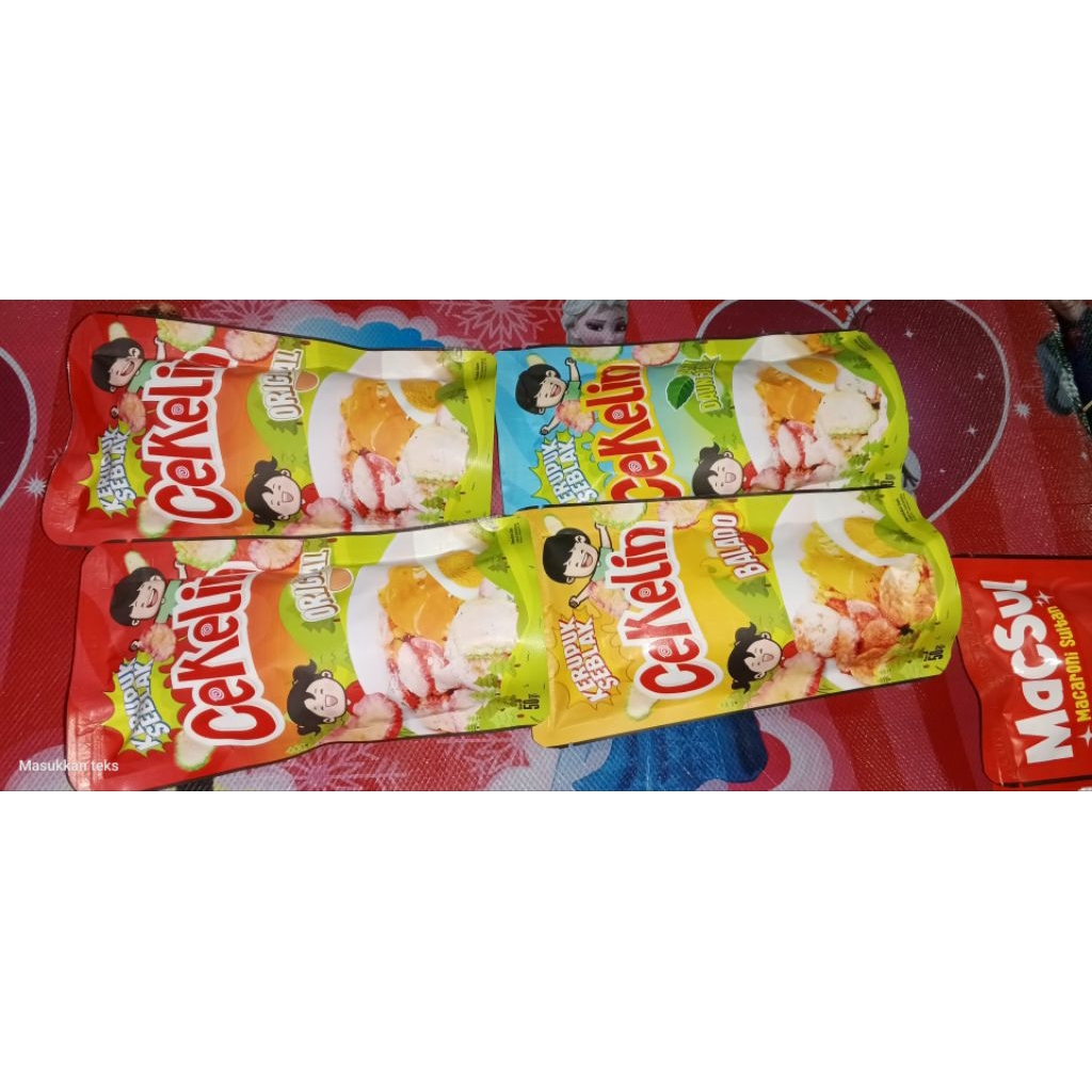 

CEKELIN cemilan paket bundling 12 pcs makaroni mie lidi basreng kripik tempe pilus krupuk seblak berbagai macam varian rasa / rasa di kirim random