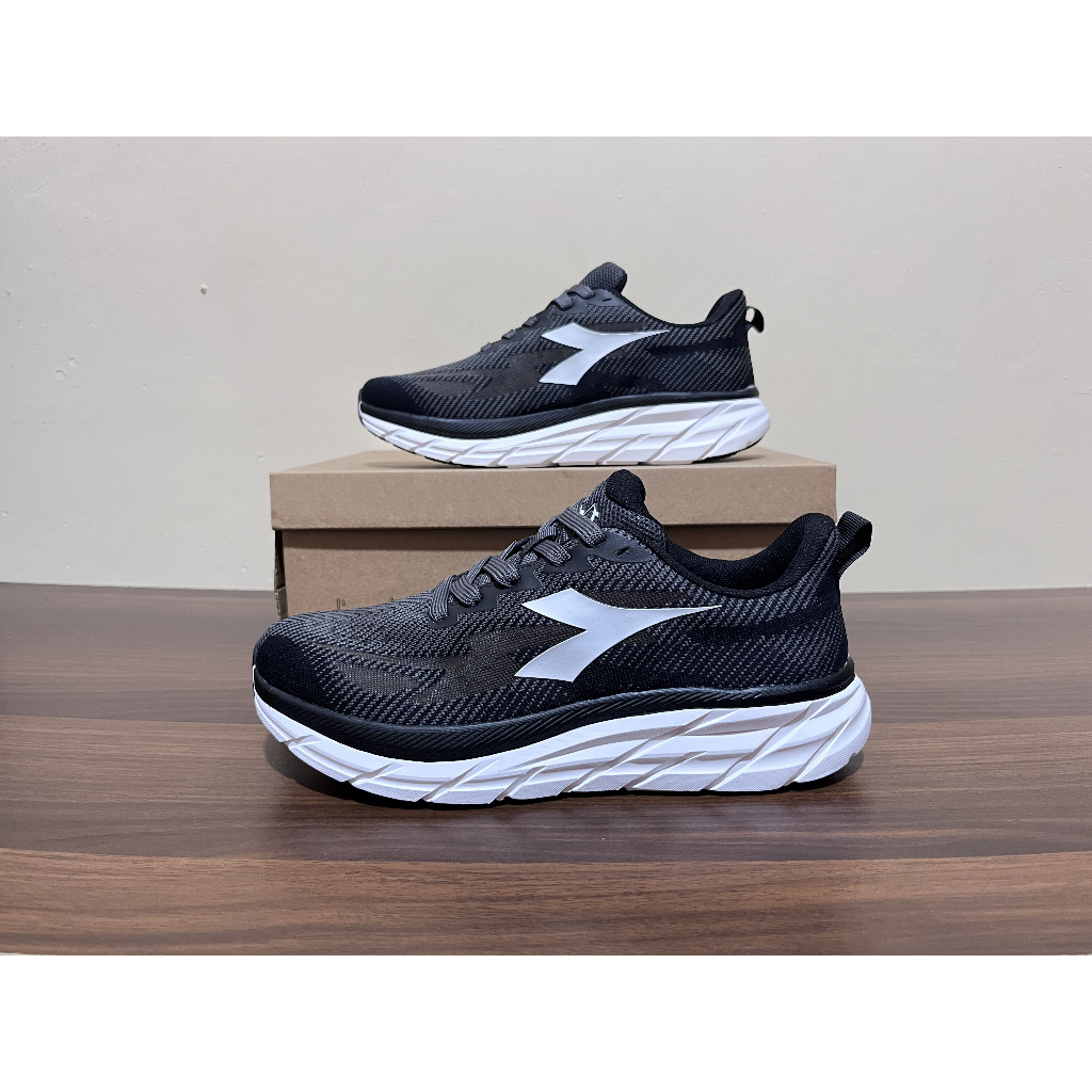 Sepatu sekolah olahraga casual pria Diadora Mirella Black Hitam Original
