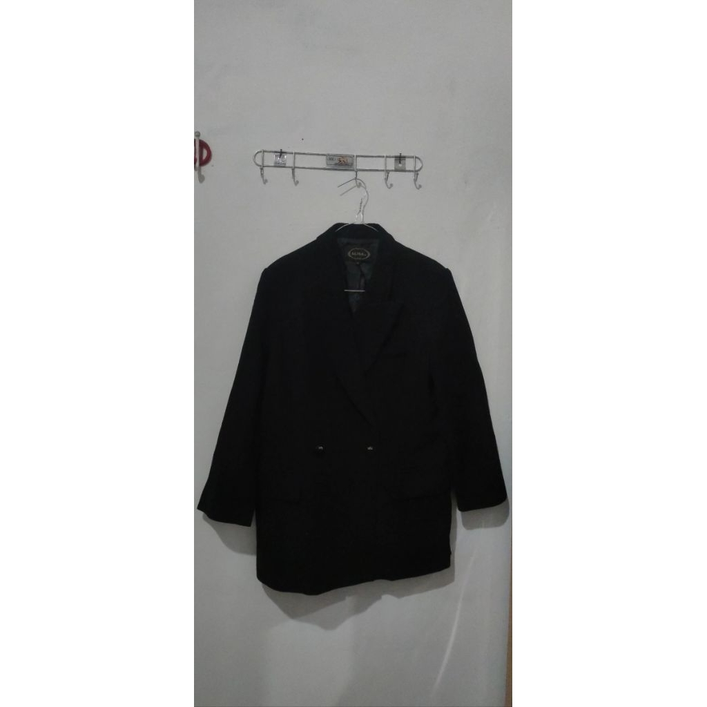 Jas Hitam Perempuan/Untuk Sidang Skripsi