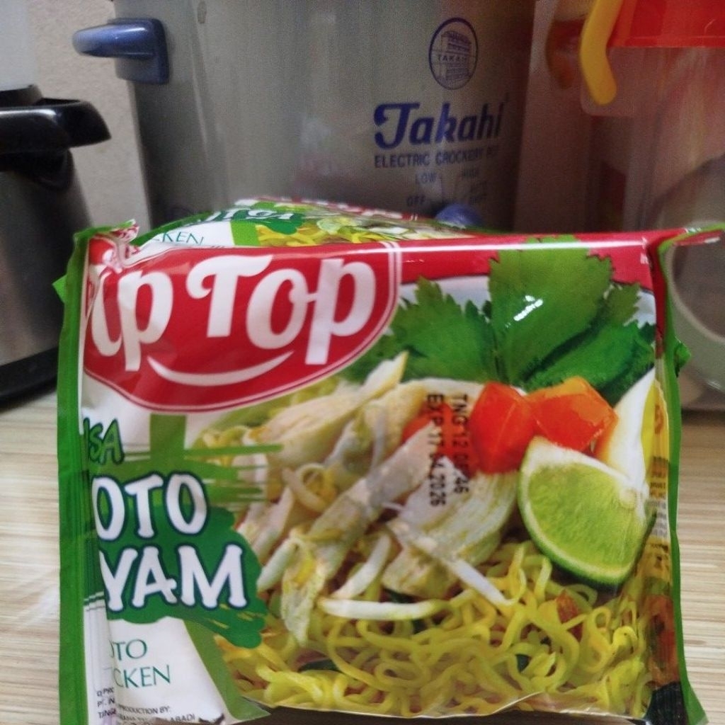 

Mie instan merk titop