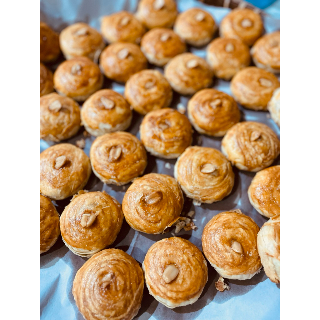 

pia anugrah isi kenari #oleholeh khas Parepare