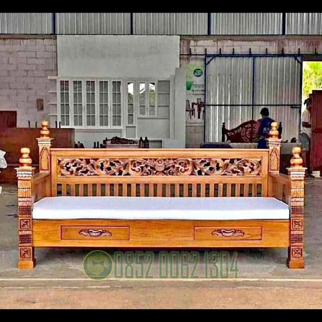 Bangku Bale-Bale Kayu Jati Ukiran Minimalis / Bangku Sofa Teras Kayu Jati