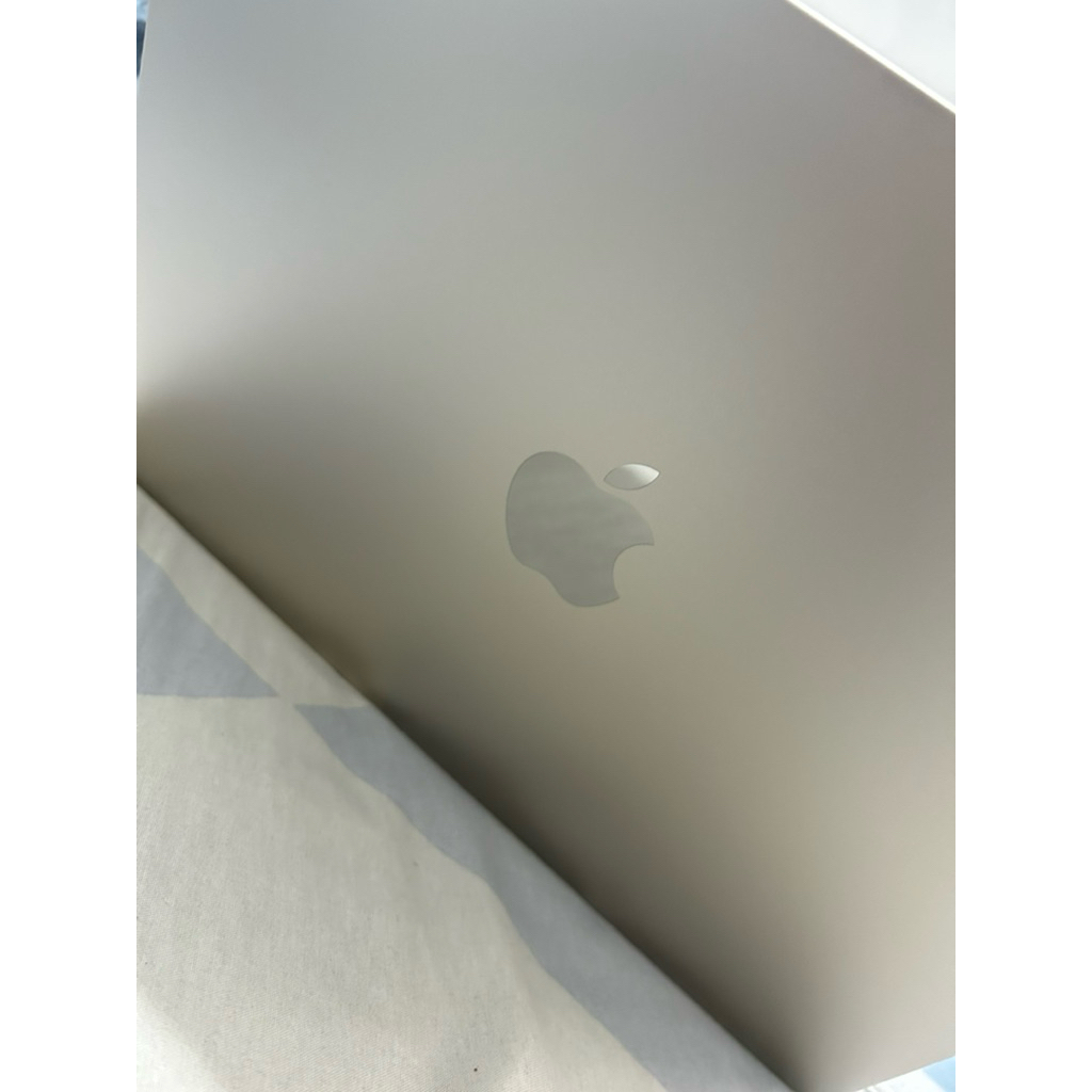 macbook m2