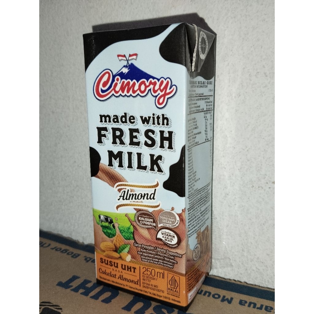 

Cimory susu UHT 250ml rasa Almond