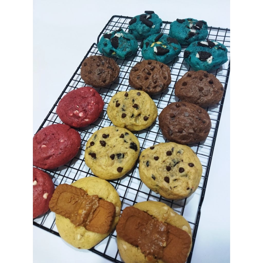 

Hokkies.u Soft Baked Cookies - Full Butter, Soft & Gooey Inside