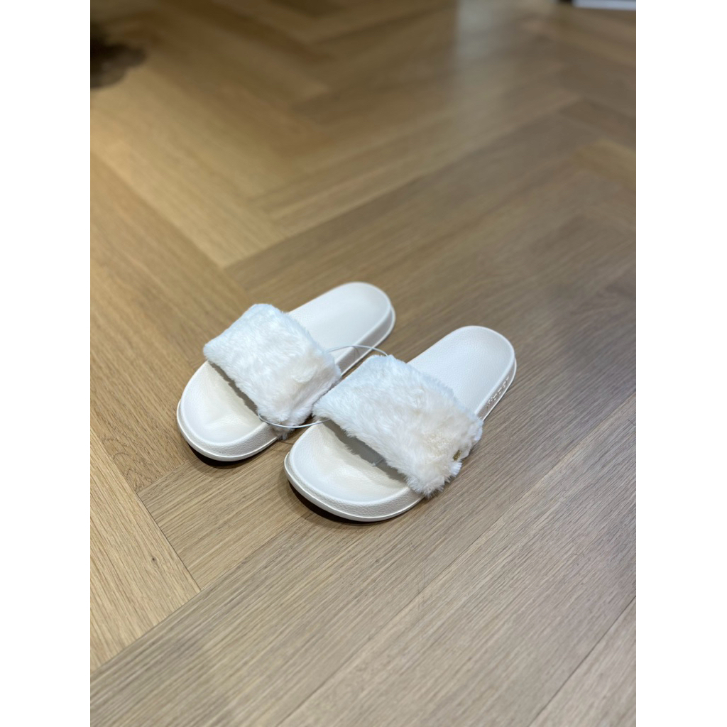 fipper slip on-fluff vanilla