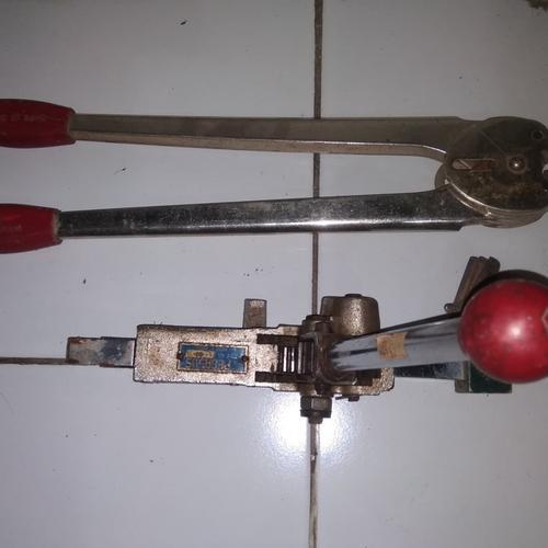 

ALAT PACKING PENGIKAT PLAT TALI BESI STRAP BAND PEGASUS STEEL HOOF ORI