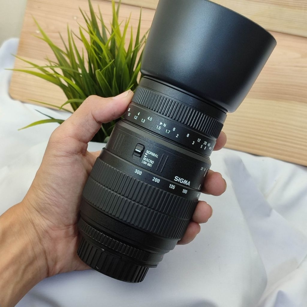 Lensa tele Sigma 70-300mm AFD