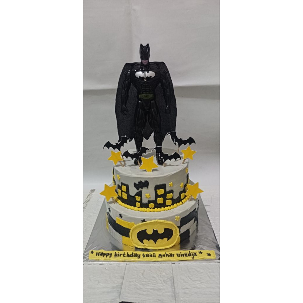 

KUE ULANG TAHUN BATMAN 2 TINGKAT